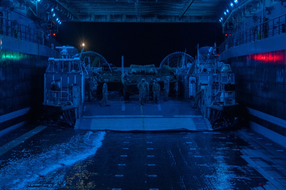 USS Portland (LPD 27) LCAC Operations