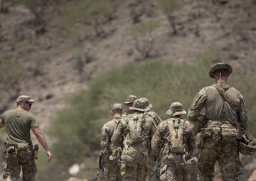 U.S. service members train for French Desert Commando Course