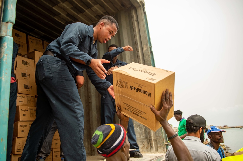 USS Arlington Sailors And Marines Deliver Aid To Jeremie