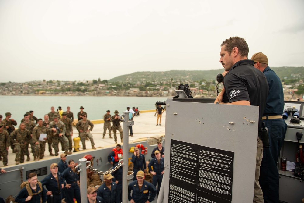 USS Arlington Sailors And Marines Deliver Aid To Jeremie