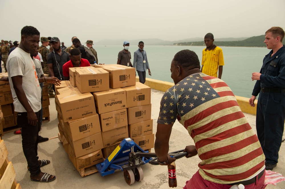 USS Arlington Sailors And Marines Deliver Aid To Jeremie