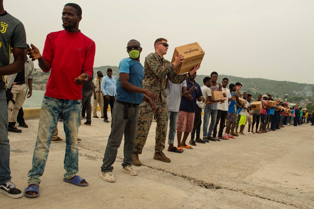 USS Arlington Sailors And Marines Deliver Aid To Jeremie