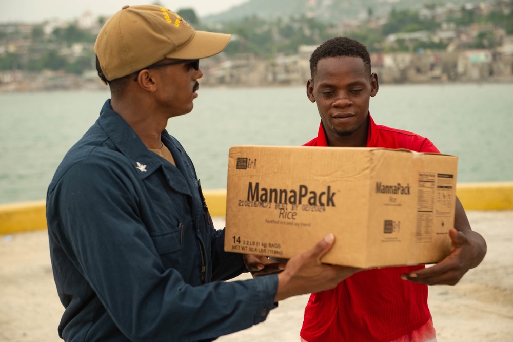 USS Arlington Sailors And Marines Deliver Aid To Jeremie