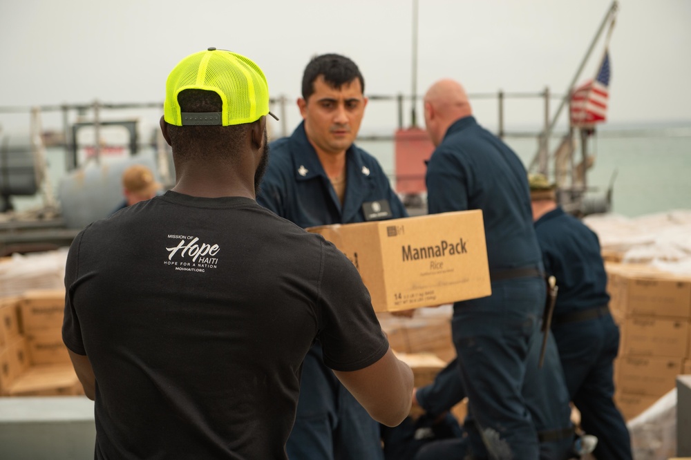 USS Arlington Sailors And Marines Deliver Aid To Jeremie