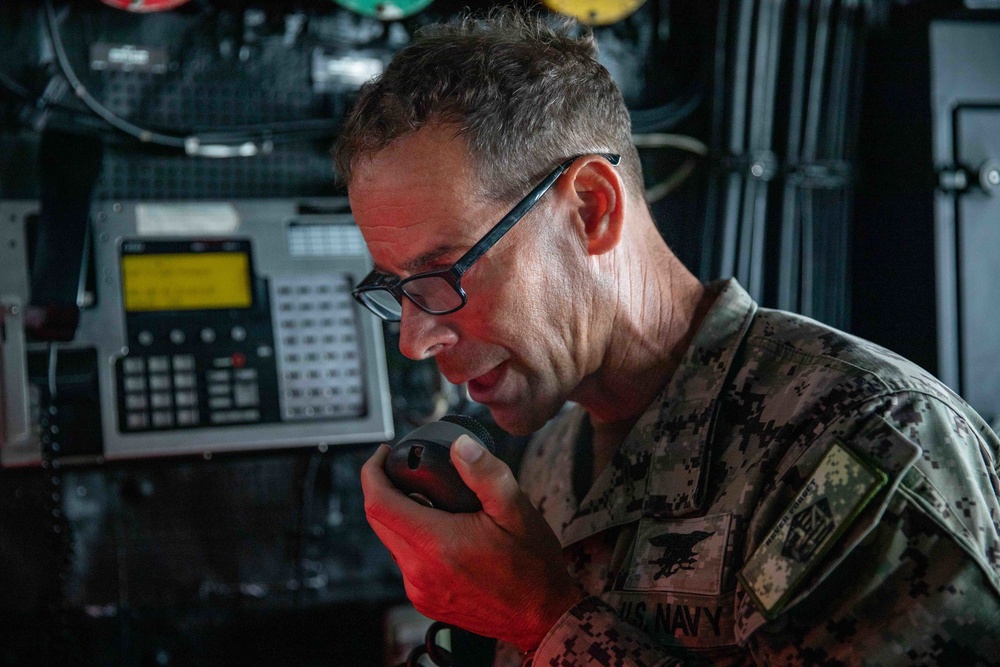 Rear Adm. Davids Addresses USS Arlington Crew