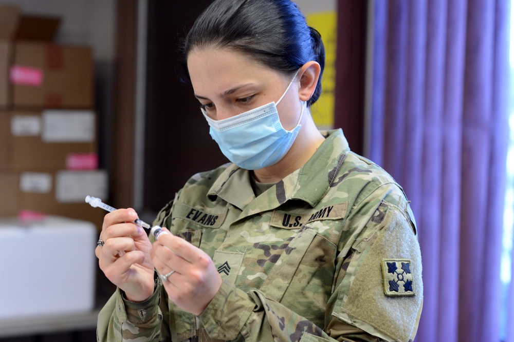 Fort Carson Soldiers provide COVID-19 vaccines to improve readiness
