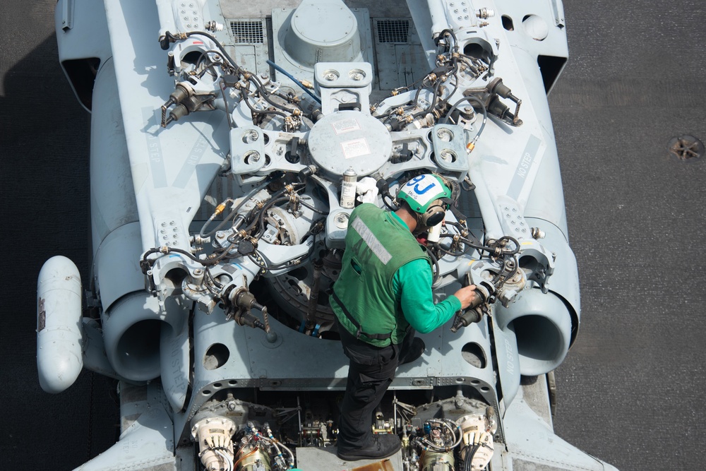 USS Ronald Reagan (CVN 76) Flight Deck