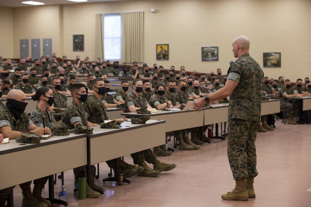 Top enlisted Marine speaks to lieutenants at The Basic School