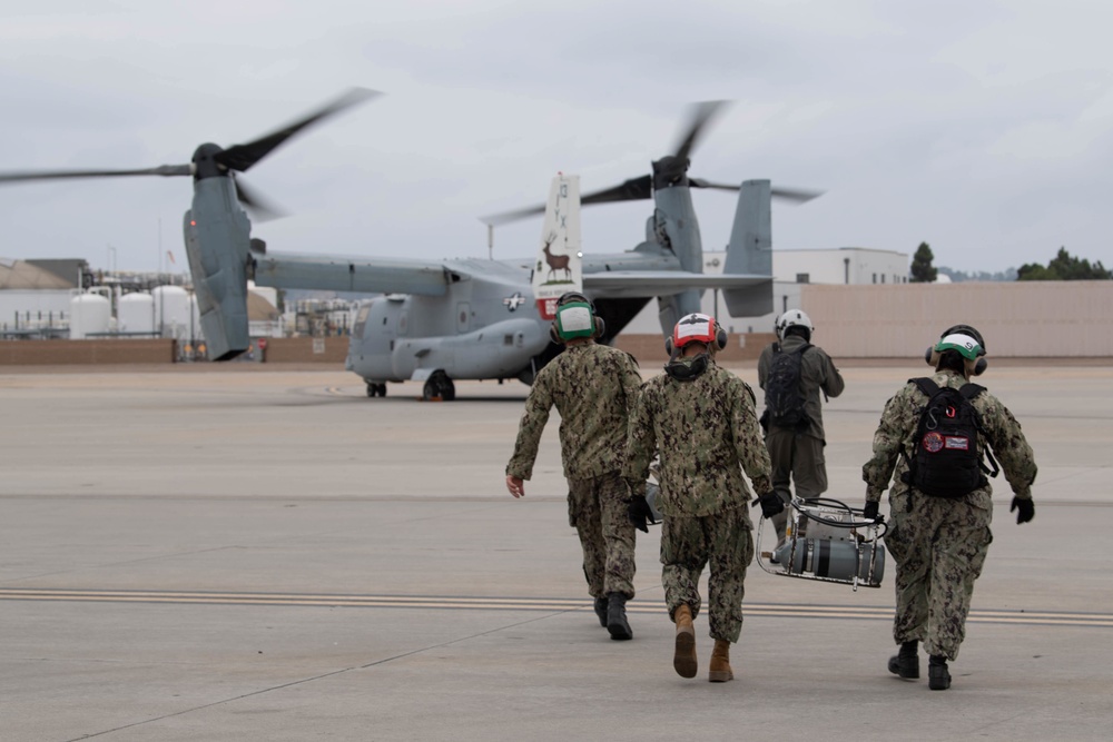 DVIDS Images Sailors and Marines Train Together [Image 1 of 5]
