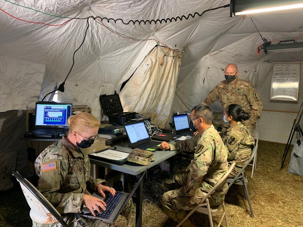 303rd Maneuver Enhancement Brigade Utilize VSAT to Perform Daily Duties While the Field