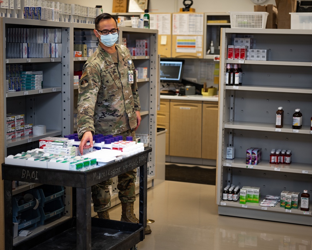 18th MDSS pharmacy flight keeps Kadena