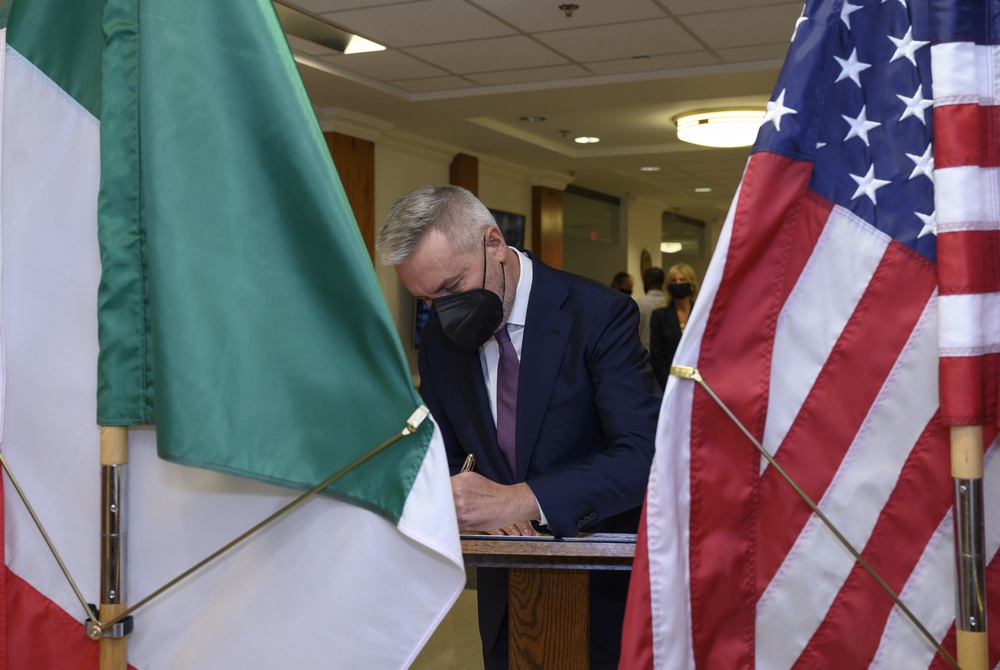 Secretary Austin host Italian Minister of Defense Lorenzo Guerini