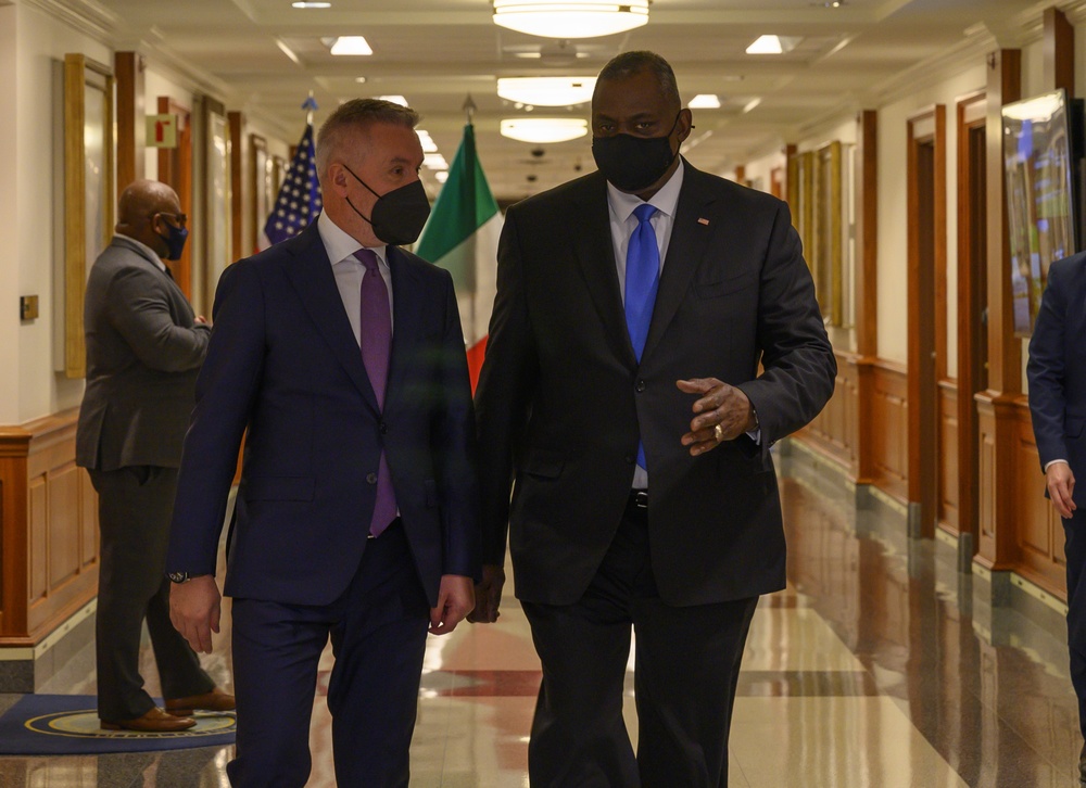 Secretary Austin host Italian Minister of Defense Lorenzo Guerini