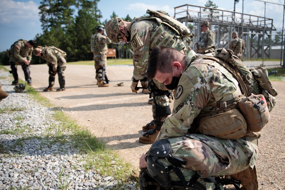 447th MPs Conduct Displaced Civilians Training