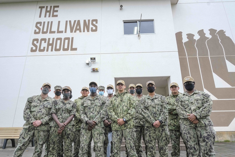 Ronald Reagan Sailors Volunteer at Sullivans Elementary School