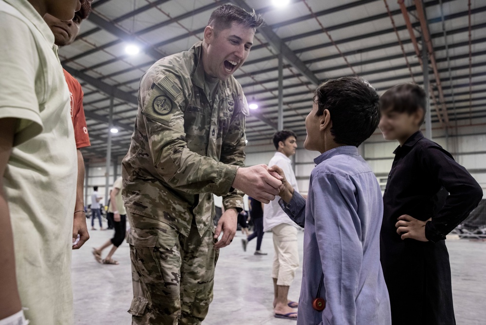 Service Members Support Afghanistan Evacuation Efforts in Qatar