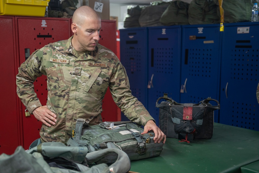 Chief meets with 494th EFS Airmen