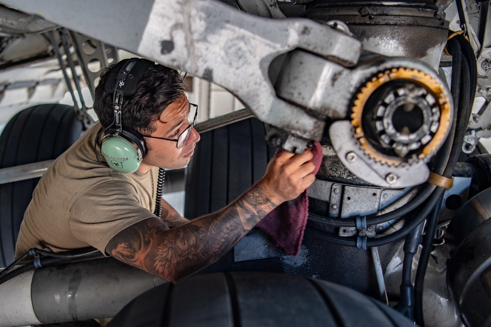 725th AMS Supports Evacuees from Afghanistan at NAVSTA Rota