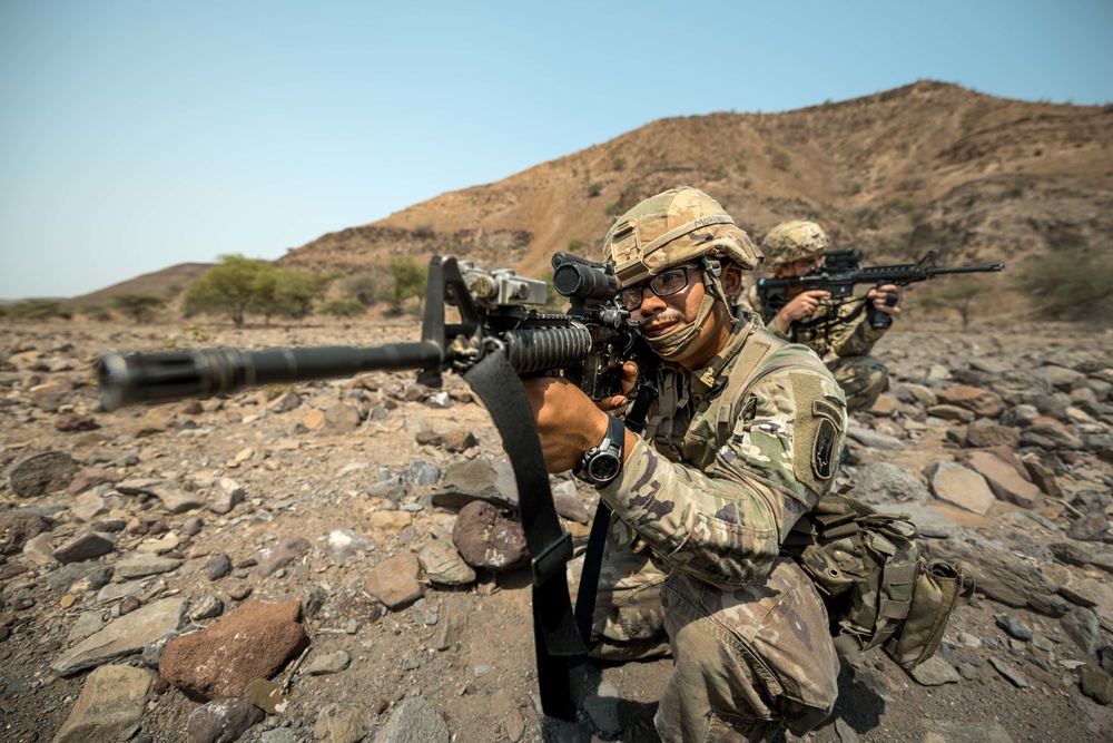 U.S. service members train in hottest country in the world for French Desert Commando Course