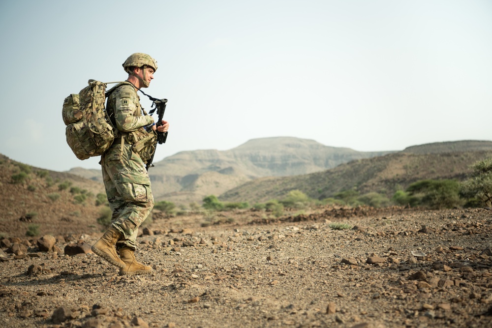 U.S. service members train in hottest country in the world for French Desert Commando Course