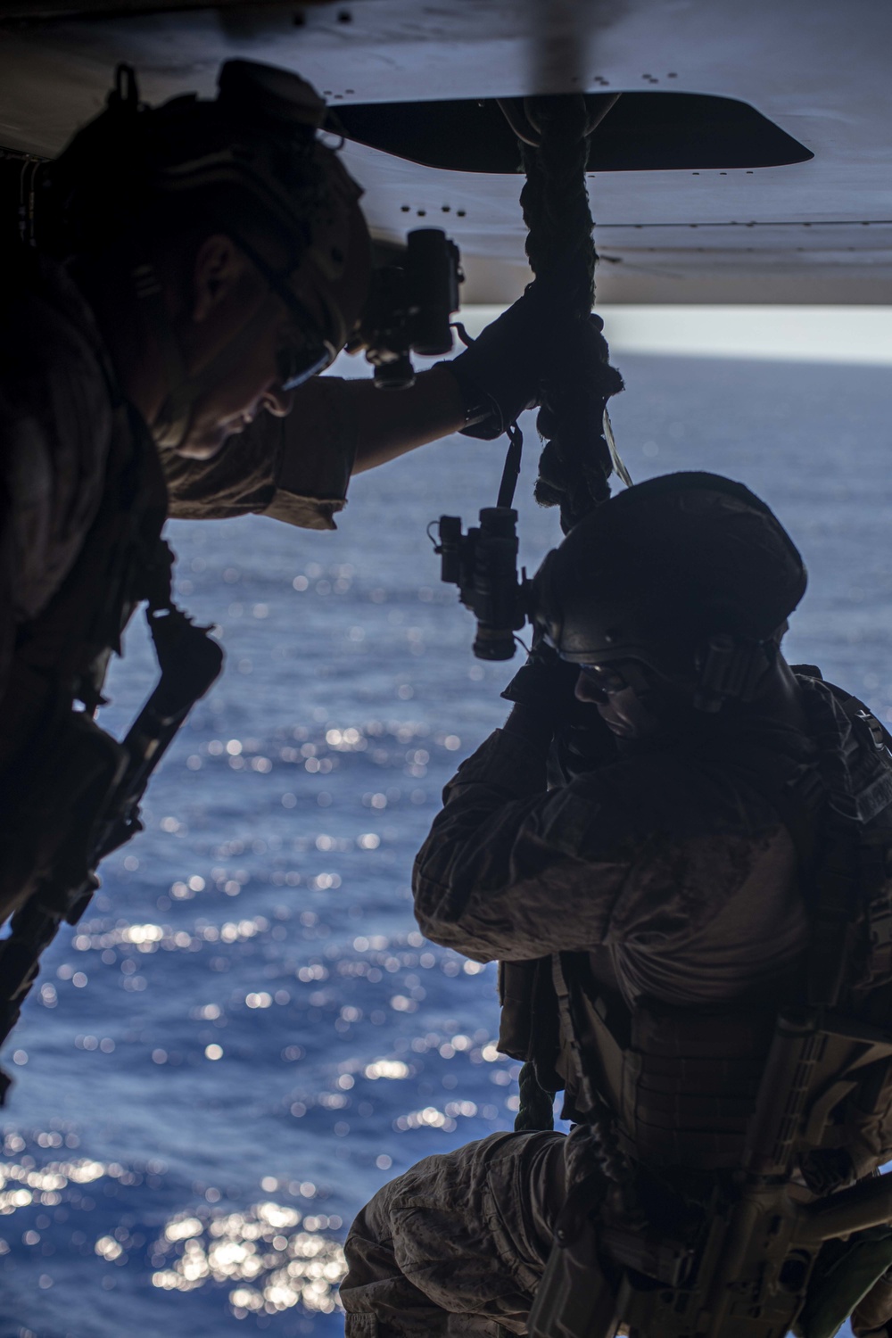 DVIDS - Images - ADRD conducts fast-rope training aboard USS Essex (LHD ...