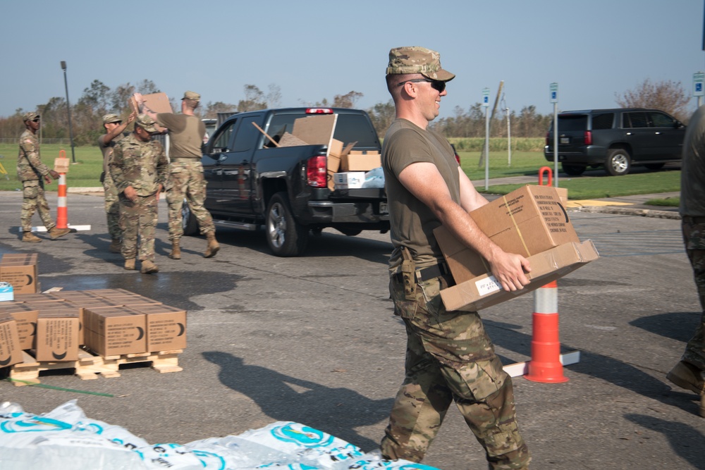 Oklahoma National Guard distributes supplies to Louisiana Citizens