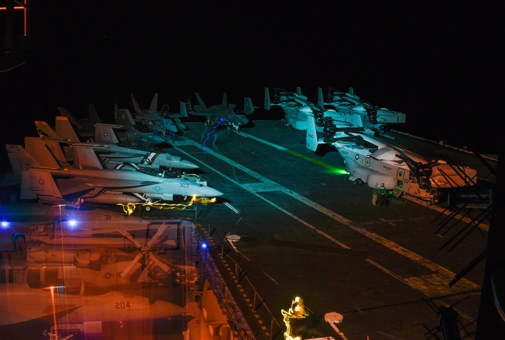 USS Carl Vinson (CVN 70) Conducts Night Flight Operations