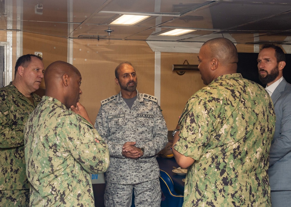 Pakistan, German, U.S. Naval Forces Conduct Passing Exercise in Arabian Sea