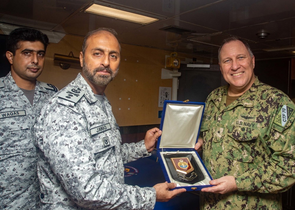 Pakistan, German, U.S. Naval Forces Conduct Passing Exercise in Arabian Sea