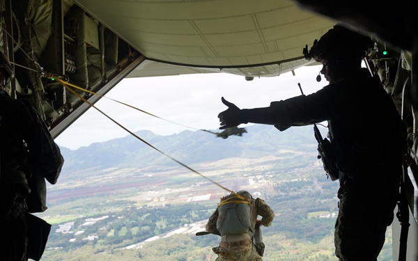 353 SOW executes joint static and free fall mission during Gryphon Thunder 21