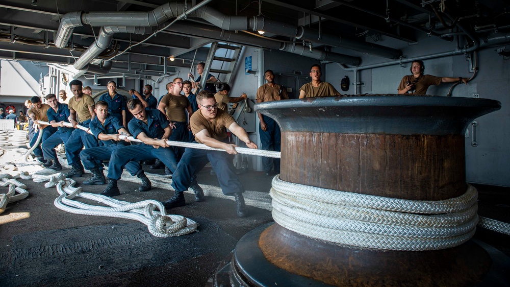 GHWB Pulls into Naval Station Norfolk