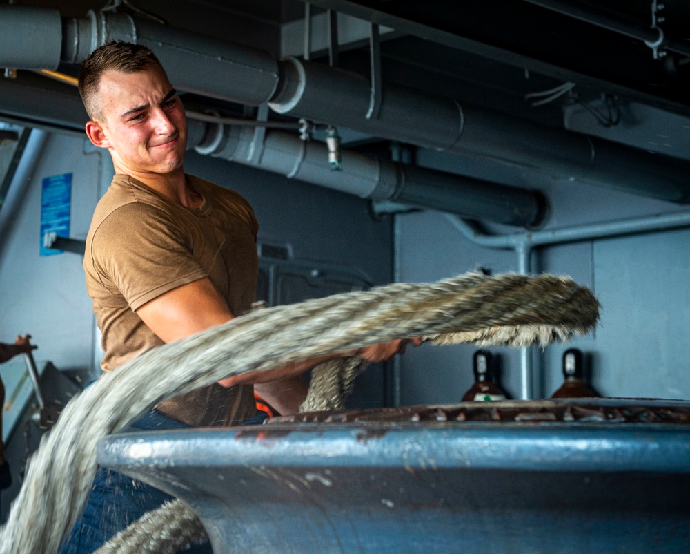 GHWB Pulls into Naval Station Norfolk