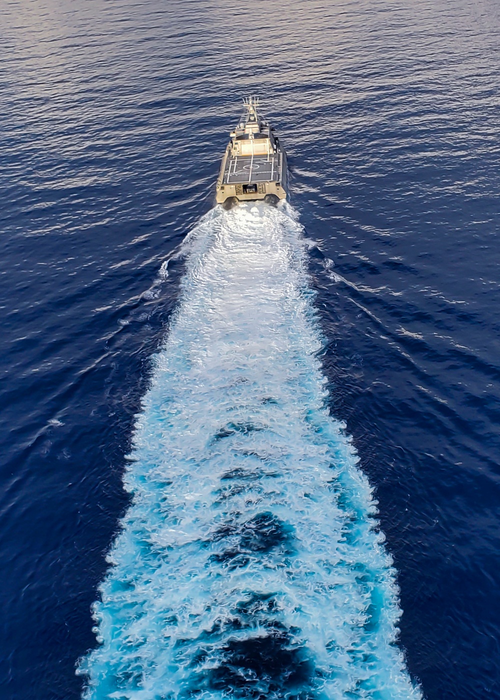 USS Carl Vinson (CVN 70) Transits South China Sea with USS Tulsa (LCS 16)