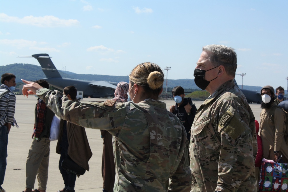 CJCS visits 521st AMOW