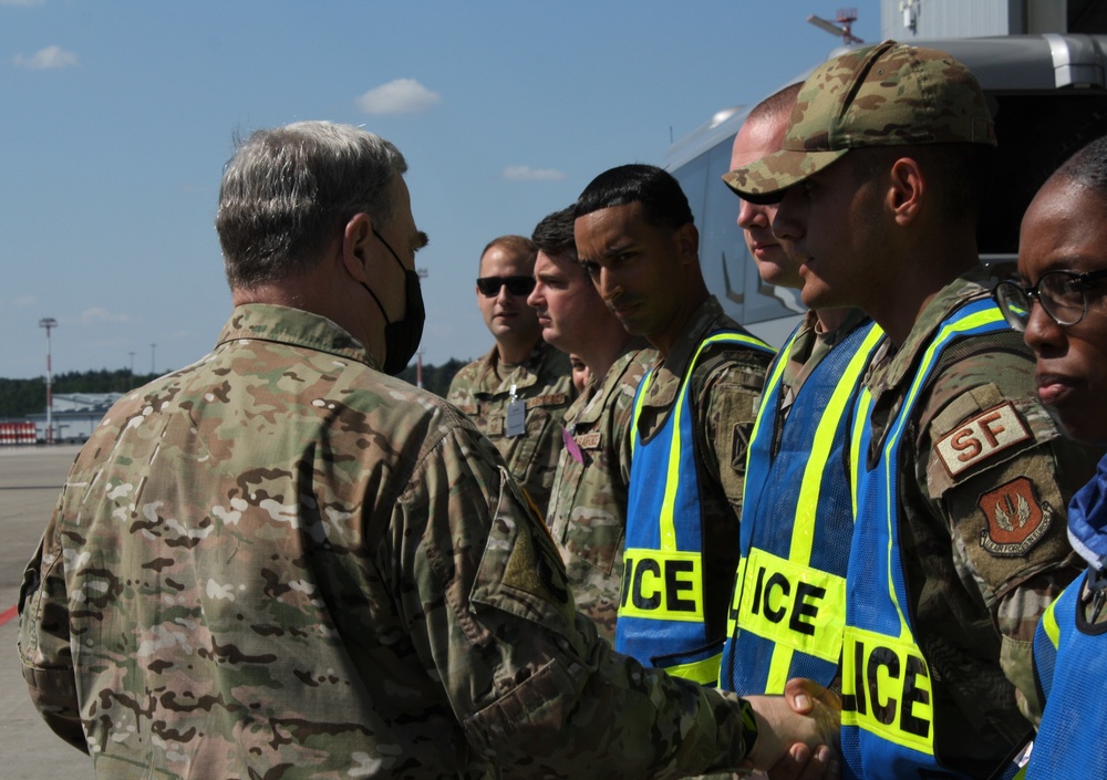 CJCS visits 521st AMOW