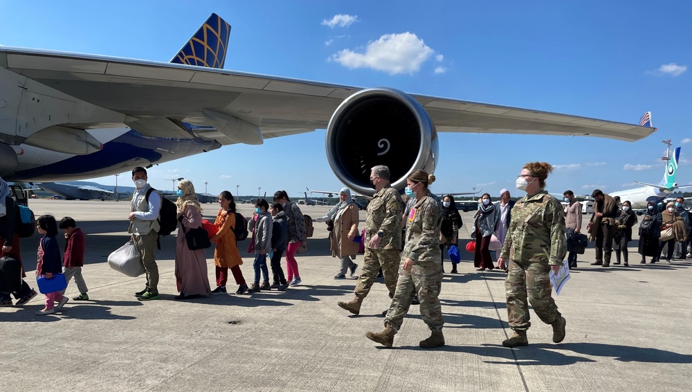 CJCS visits 521st AMOW