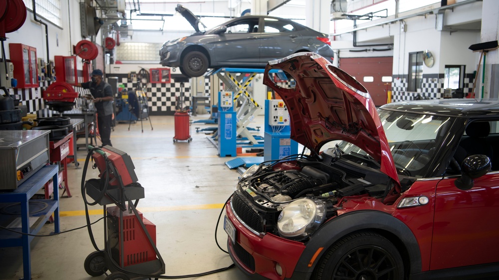 Vicenza Auto Skills Center performs automotive repairs - Photo 1
