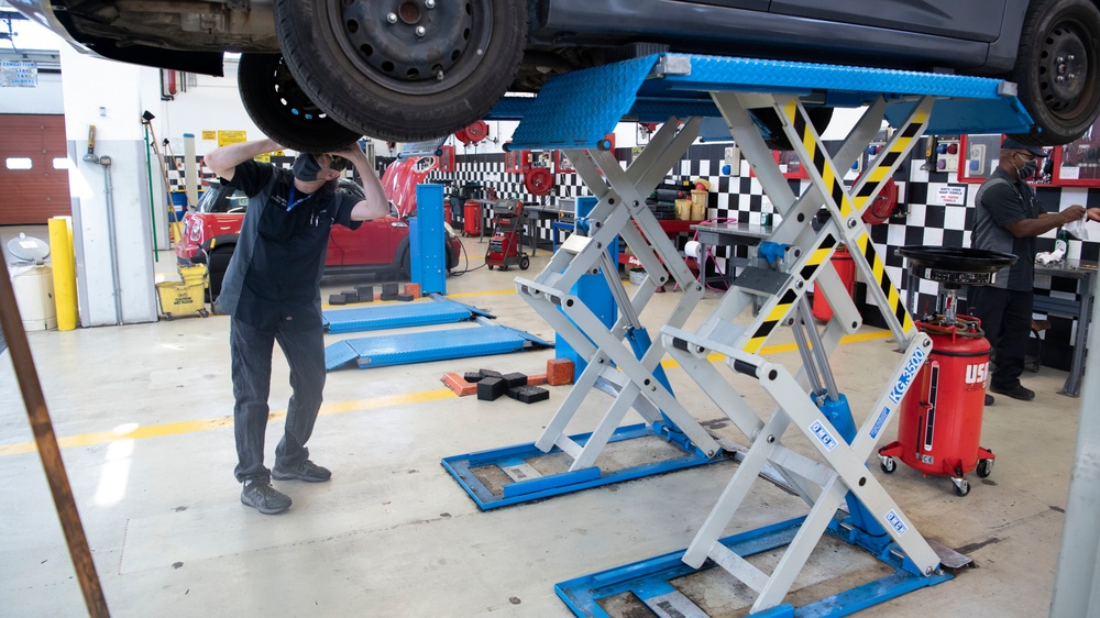 Vicenza Auto Skills Center performs automotive repairs - Photo 3