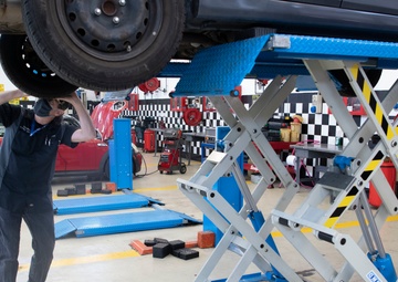 Vicenza Auto Skills Center performs automotive repairs - Photo 3