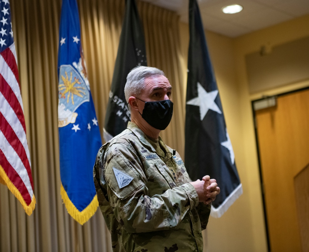 SpOC commander visits Delta 6