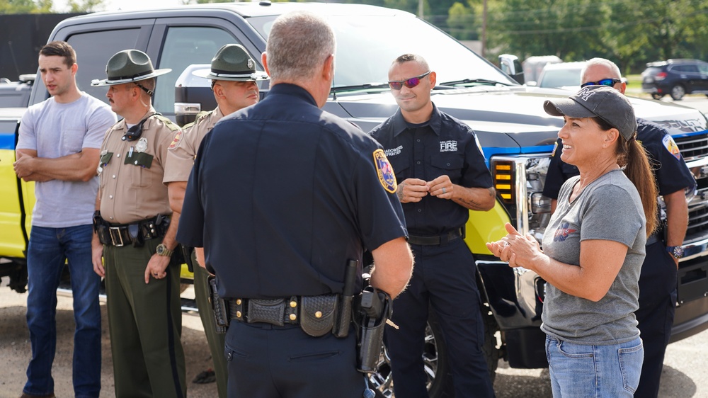 Tennessee First Lady Visits First Responders