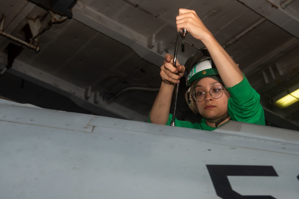 USS Ronald Reagan (CVN 76) Hangar Bay