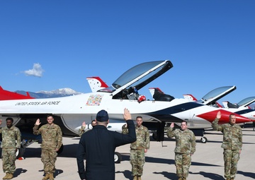 Airmen re-enlist in front of Thunderbirds
