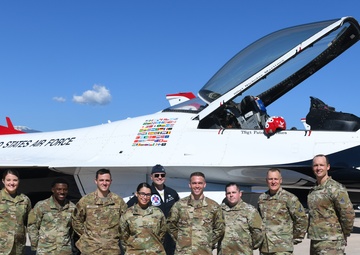 Airmen re-enlist in front of Thunderbirds