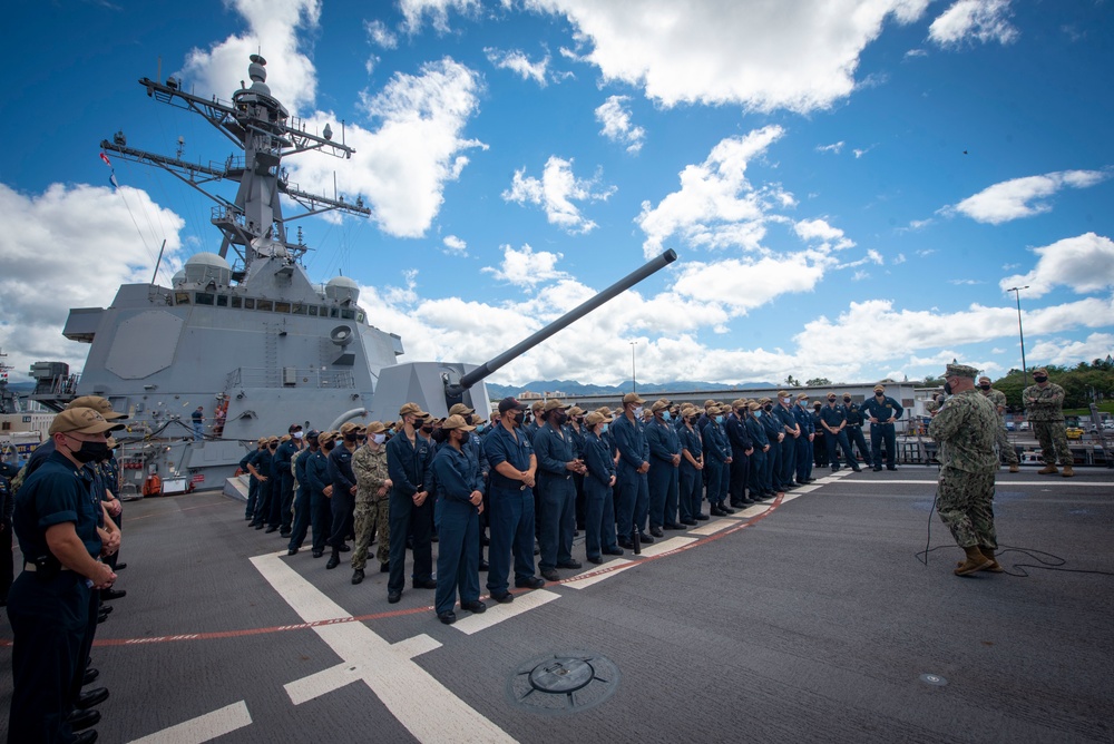 MCPON Visits USS Chung-Hoon Crew