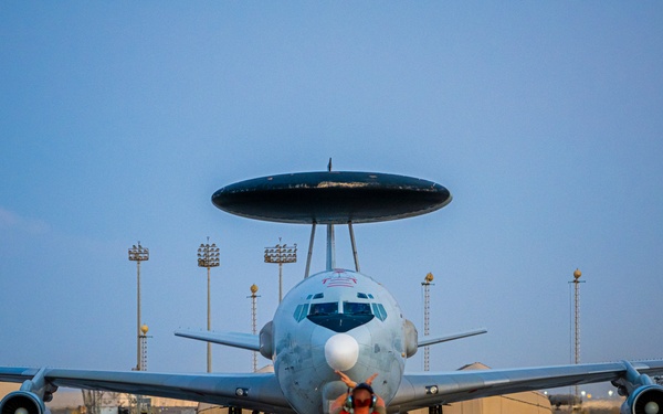 Sentry air battle manager crosses 8,000 flight hour mark concluding year-long deployment
