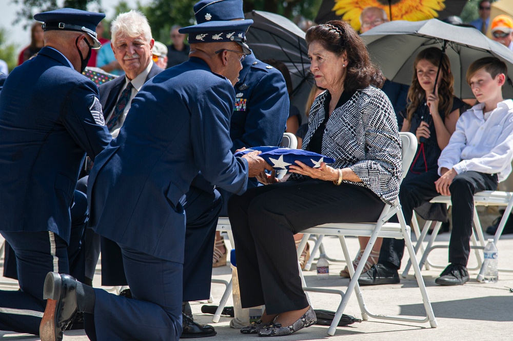 Col. Richard &quot;Dick&quot; Cole, last Doolittle Raider, laid to rest at Fort Sam Houston Cemetery