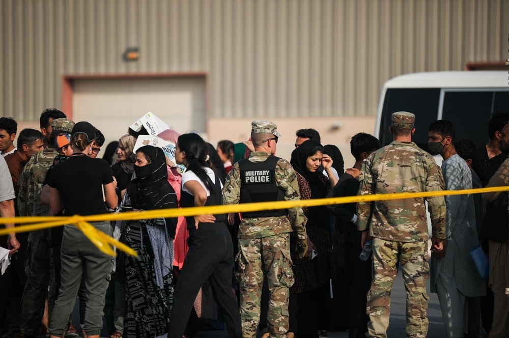 Soldiers in Qatar Assist Afghanistan Evacuation Effort