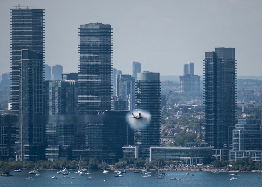 F-35A flies for the 2021 Toronto Air Show