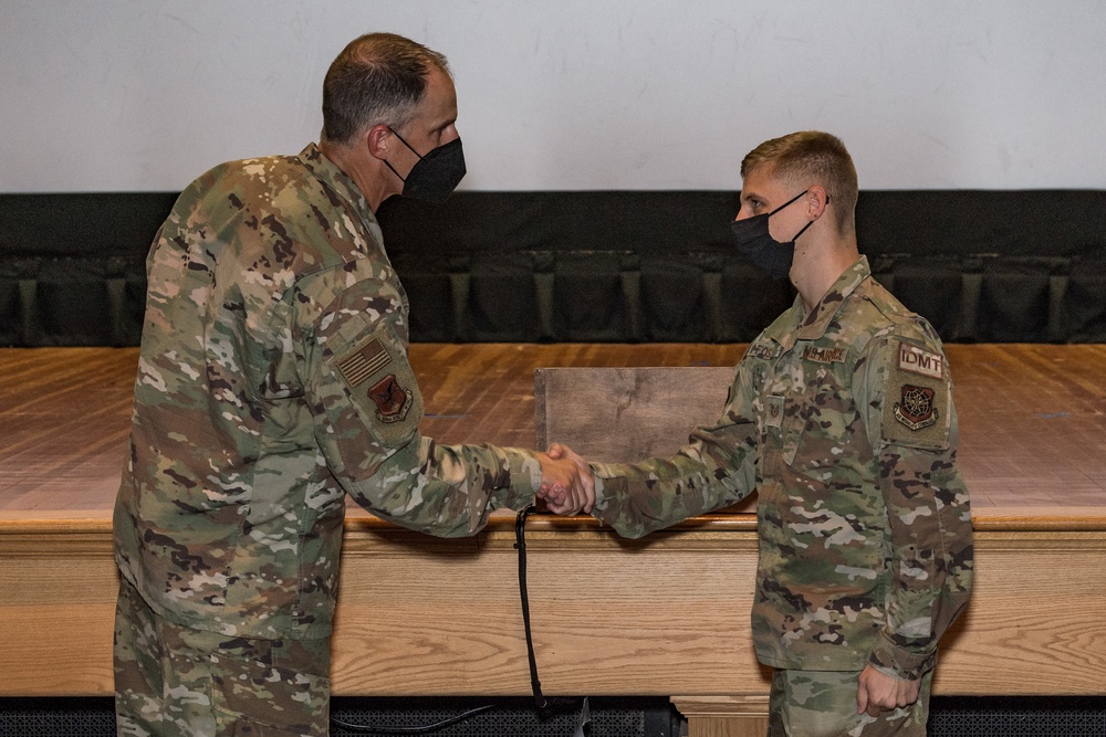 436th Airlift Wing leadership recognizes Top Performer for Sept.